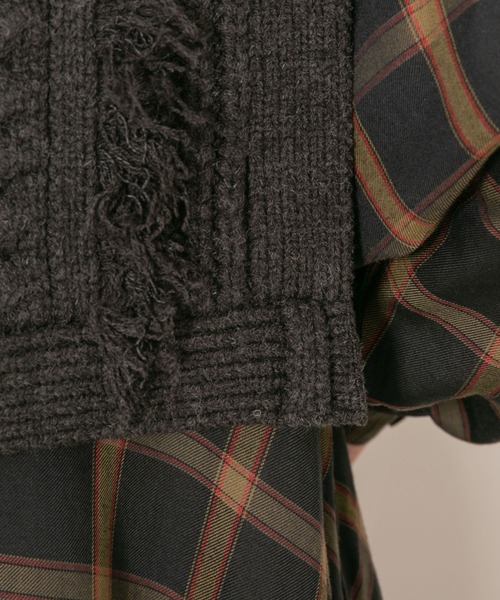 KBF（ケイビーエフ）の「ケーブルパッチワークハイネックベスト（ニット/セーター・レディース・ホワイト/グレー系その他/チャコールグレー・ONE SIZE）」の21枚目の写真