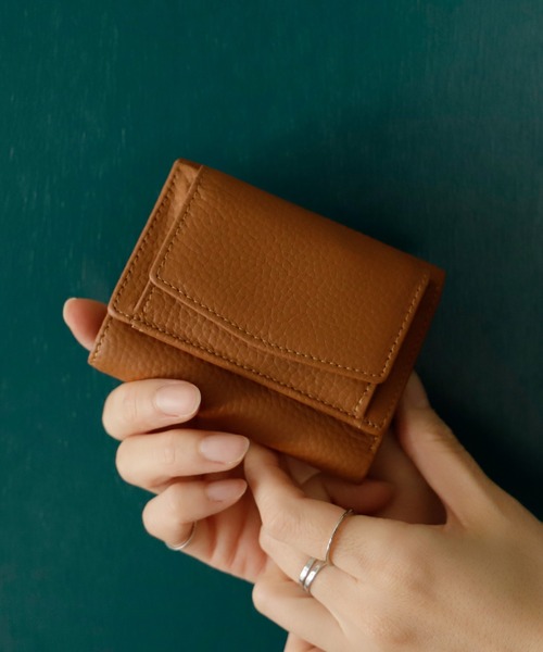 VitaFelice（ヴィータフェリーチェ）の「【スキミング防止】本革スクエアミニウォレット（財布・レディース・グリーン系その他/ベージュ系その他/グリーン/ダークブルー/ライトパープル/モスグリーン/パープル系その他/オレンジ/ブルー系その他/ブラック/イエロー/ブラウン/ベビーピンク/ライトベージュ/オフホワイト・FREE）」の4枚目の写真