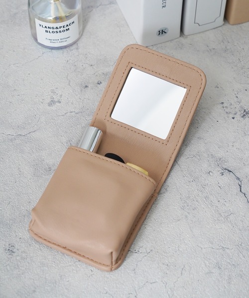 IAMUSE(アイアミューズ)の「ミラー付きマグネットリップポーチ S0828【IAMUSE】(ポーチ・レディース・グレイッシュベージュ/ライトベージュ/ベージュ・FREE)」の2枚目の写真