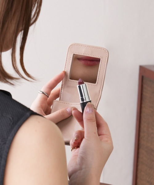 IAMUSE(アイアミューズ)の「ミラー付きマグネットリップポーチ S0828【IAMUSE】(ポーチ・レディース・グレイッシュベージュ/ライトベージュ/ベージュ・FREE)」の8枚目の写真