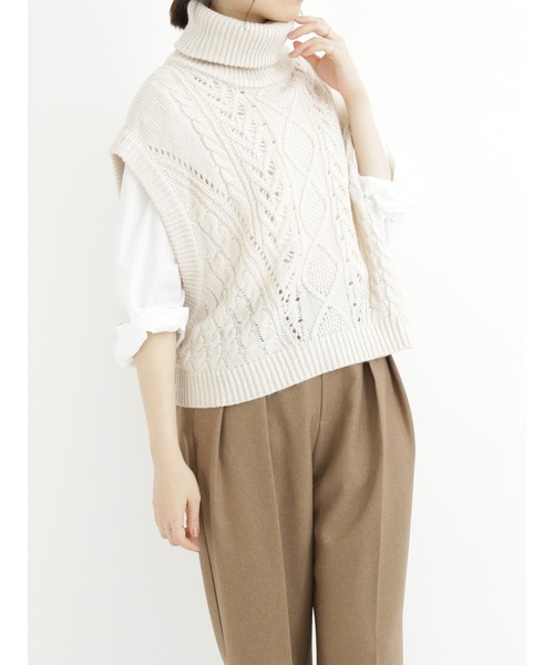 Samansa Mos2 blue（サマンサモスモスブルー）の「ケーブルニットベスト（ベスト・レディース・ベージュ/グレー/オフホワイト・ﾌﾘ-）」の11枚目の写真