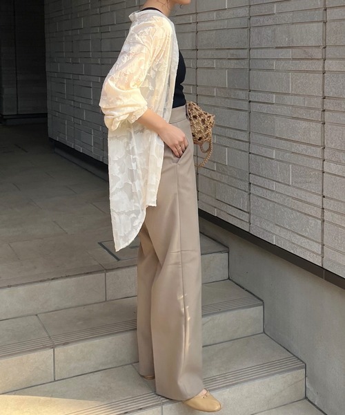 frames RAY CASSIN（フレームスレイカズン）の「シアーフラワージャガード バンドカラーシャツ（シャツ/ブラウス・レディース・ブラック/オフホワイト/キナリ・FREE）」の9枚目の写真