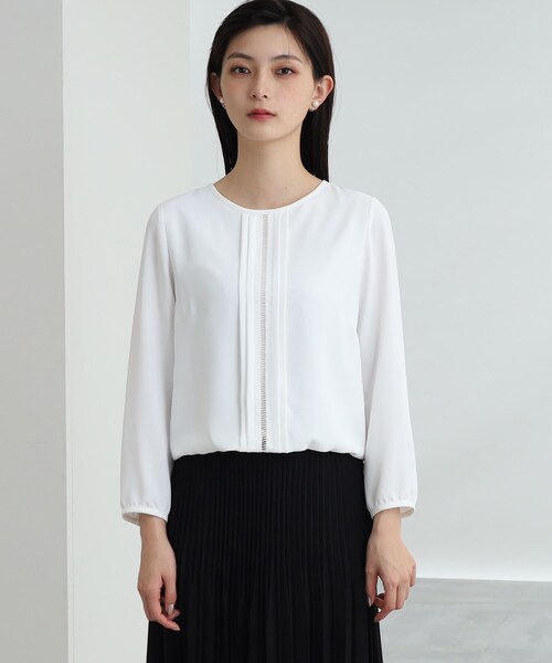 INDIVI（インディヴィ）の「◆【学校行事／セレモニー】レース使いタックブラウス（シャツ/ブラウス・レディース・ホワイト/ネイビー/サックスブルー/ライトベージュ・40/38/36/03/05/12/15 /13/19）」の20枚目の写真