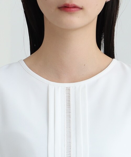 INDIVI（インディヴィ）の「◆【学校行事／セレモニー】レース使いタックブラウス（シャツ/ブラウス・レディース・ホワイト/ネイビー/サックスブルー/ライトベージュ・40/38/36/03/05/12/15 /13/19）」の16枚目の写真