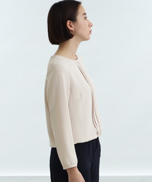 INDIVI（インディヴィ）の「◆【学校行事／セレモニー】レース使いタックブラウス（シャツ/ブラウス・レディース・ホワイト/ネイビー/サックスブルー/ライトベージュ・40/38/36/03/05/12/15 /13/19）」の17枚目の写真