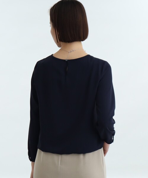 INDIVI（インディヴィ）の「◆【学校行事／セレモニー】レース使いタックブラウス（シャツ/ブラウス・レディース・ホワイト/ネイビー/サックスブルー/ライトベージュ・40/38/36/03/05/12/15 /13/19）」の8枚目の写真