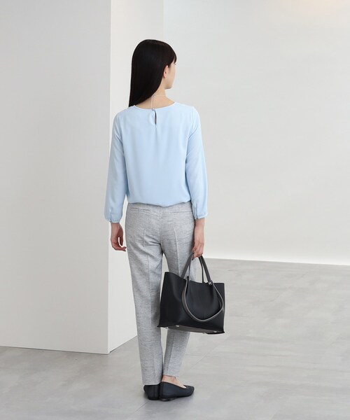 INDIVI（インディヴィ）の「◆【学校行事／セレモニー】レース使いタックブラウス（シャツ/ブラウス・レディース・ホワイト/ネイビー/サックスブルー/ライトベージュ・40/38/36/03/05/12/15 /13/19）」の19枚目の写真