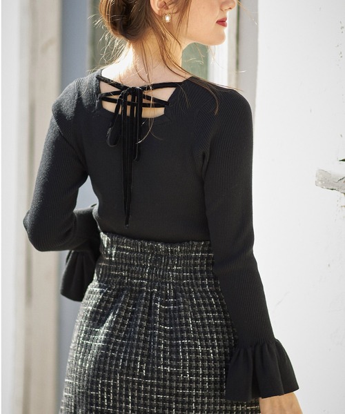 tocco closet（トッコ　クローゼット）の「バックレースアップ袖口フリルリブニットプルオーバー（ニット/セーター・レディース・レッド/アイボリー/ブラック・M）」の3枚目の写真