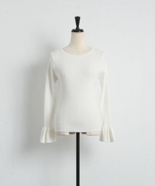 tocco closet（トッコ　クローゼット）の「バックレースアップ袖口フリルリブニットプルオーバー（ニット/セーター・レディース・レッド/アイボリー/ブラック・M）」の5枚目の写真