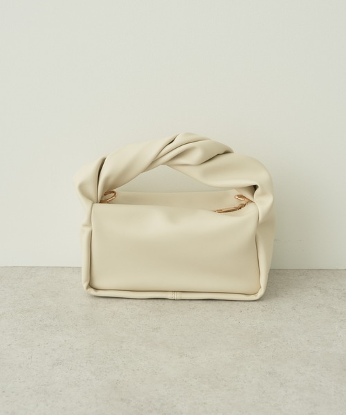 earth music&ecology（アースミュージックアンドエコロジー）の「ツイストハンドルショルダーBAG（ショルダーバッグ・レディース・ライトグリーン/アイボリー/ブラック・FREE）」の2枚目の写真