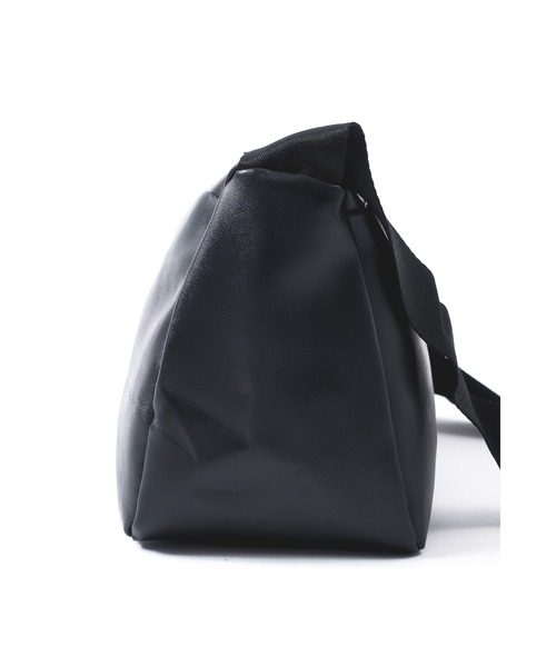 an meets zakka レザーショルダーボストンカメラバッグ（ショルダー