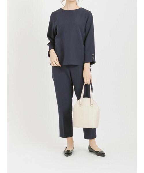 Te chichi（テチチ）の「ダブルクロス袖口パール釦バックペプラムブラウス（シャツ/ブラウス・レディース・ネイビー/ベージュ・ﾌﾘ-）」の5枚目の写真