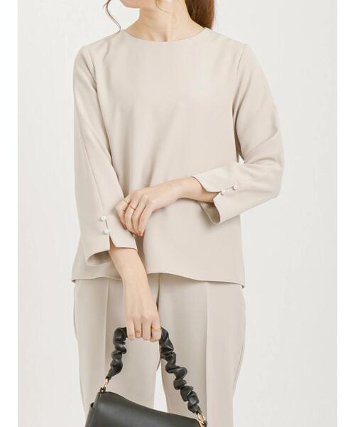 Te chichi（テチチ）の「ダブルクロス袖口パール釦バックペプラムブラウス（シャツ/ブラウス・レディース・ネイビー/ベージュ・ﾌﾘ-）」の6枚目の写真