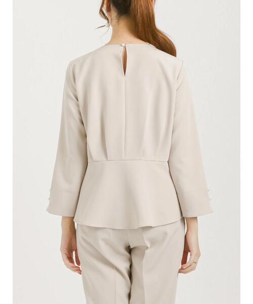 Te chichi（テチチ）の「ダブルクロス袖口パール釦バックペプラムブラウス（シャツ/ブラウス・レディース・ネイビー/ベージュ・ﾌﾘ-）」の8枚目の写真