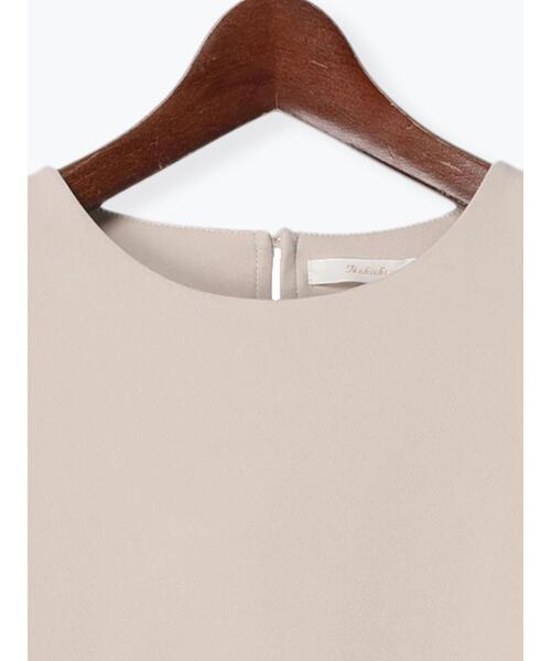 Te chichi（テチチ）の「ダブルクロス袖口パール釦バックペプラムブラウス（シャツ/ブラウス・レディース・ネイビー/ベージュ・ﾌﾘ-）」の16枚目の写真