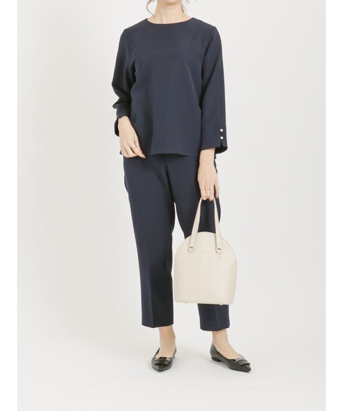 Te chichi（テチチ）の「ダブルクロス袖口パール釦バックペプラムブラウス（シャツ/ブラウス・レディース・ネイビー/ベージュ・ﾌﾘ-）」の22枚目の写真