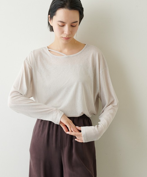 Whim Gazette(ウィムガゼット)の「【THE PAUSE】ストラップネックプルオーバー(Tシャツ/カットソー・レディース・ライトベージュ/ブラック・FREE)」の2枚目の写真