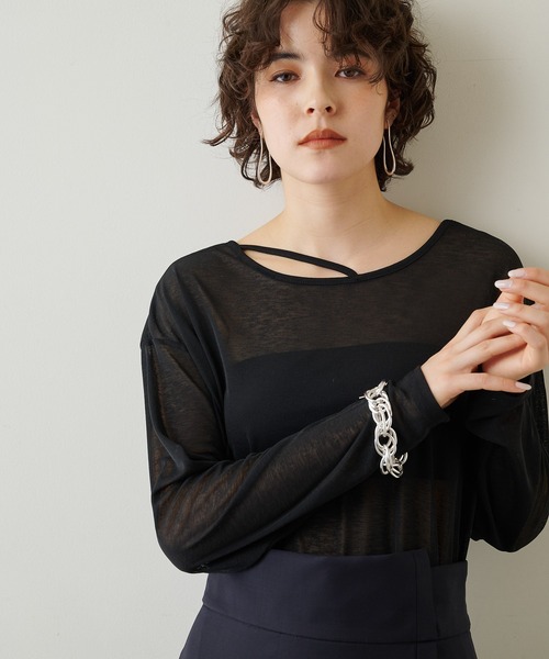 Whim Gazette(ウィムガゼット)の「【THE PAUSE】ストラップネックプルオーバー(Tシャツ/カットソー・レディース・ライトベージュ/ブラック・FREE)」の1枚目の写真