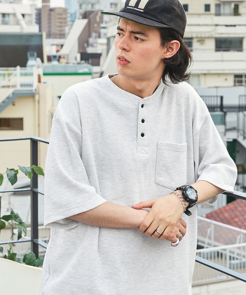 BARK MANHATTAN（バークマンハッタン）の「ビッグシルエット ワッフル ヘンリーネックポケット半袖Tシャツ（Tシャツ/カットソー・メンズ・ブラック/グレー/ブラウン/グリーン/オフホワイト/ネイビー/チャコール/パープル/グレイッシュベージュ・L/M）」の3枚目の写真