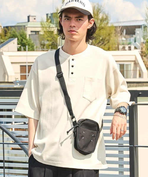 BARK MANHATTAN（バークマンハッタン）の「ビッグシルエット ワッフル ヘンリーネックポケット半袖Tシャツ（Tシャツ/カットソー・メンズ・ブラック/グレー/ブラウン/グリーン/オフホワイト/ネイビー/チャコール/パープル/グレイッシュベージュ・L/M）」の2枚目の写真
