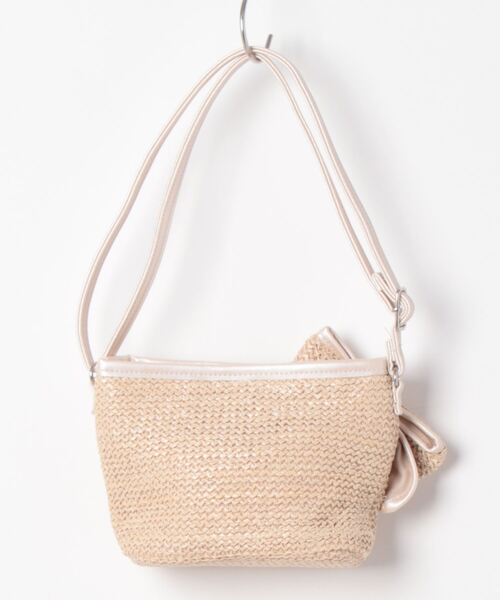 BeBe（ベベ）の「BeBe/雑材風リボン付きショルダーバッグ（ショルダーバッグ・キッズ・ベージュ・ONESIZE）」の2枚目の写真