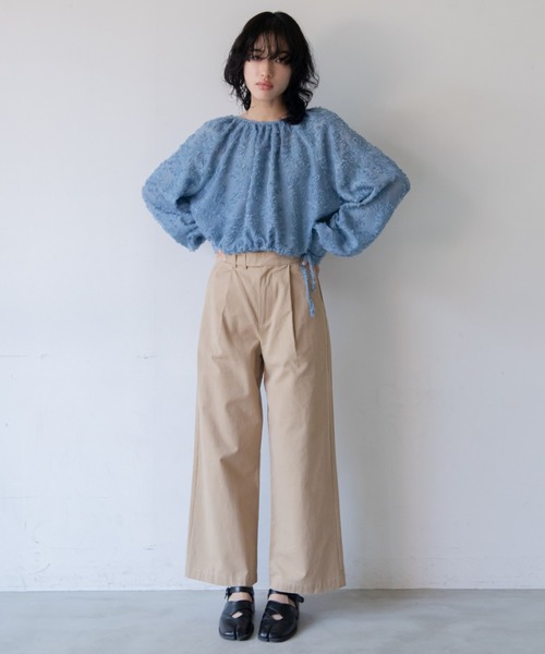 VACANCY(ヴァカンシー)の「ストラップワイドストレートスラックスパンツ(スラックス・レディース・ブラック/アイボリー/ベージュ・SMALL/MEDIUM/LARGE)」の14枚目の写真