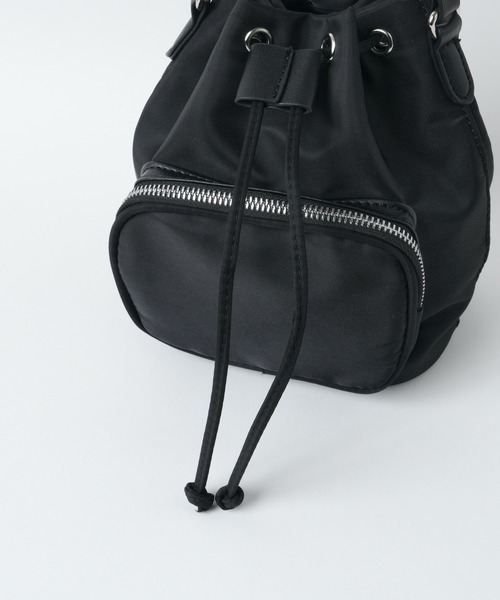 WEGO（ウィゴー）の「WEGO/ナイロン巾着ショルダー（ショルダーバッグ・レディース・ブラック・FREE）」の9枚目の写真