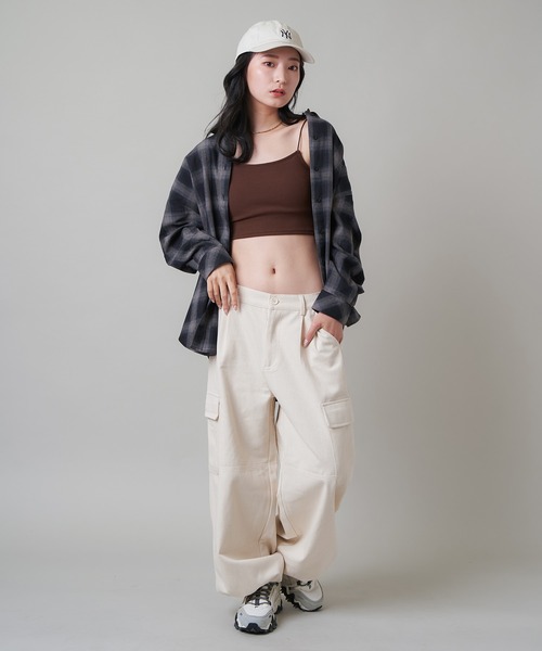 SPINNS（スピンズ）の「【ゆったりシルエット】オンブレチェックロングスリーブシャツ（シャツ/ブラウス・レディース・グレー/ブラック/ブルー/ブラウン・ONESIZE）」の12枚目の写真