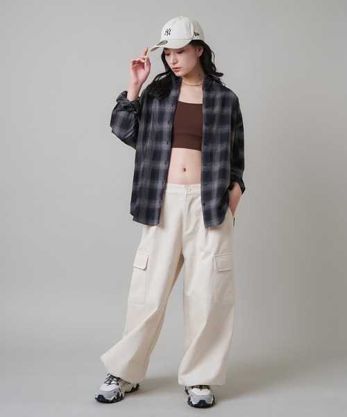 SPINNS（スピンズ）の「【ゆったりシルエット】オンブレチェックロングスリーブシャツ（シャツ/ブラウス・レディース・グレー/ブラック/ブルー/ブラウン・ONESIZE）」の11枚目の写真