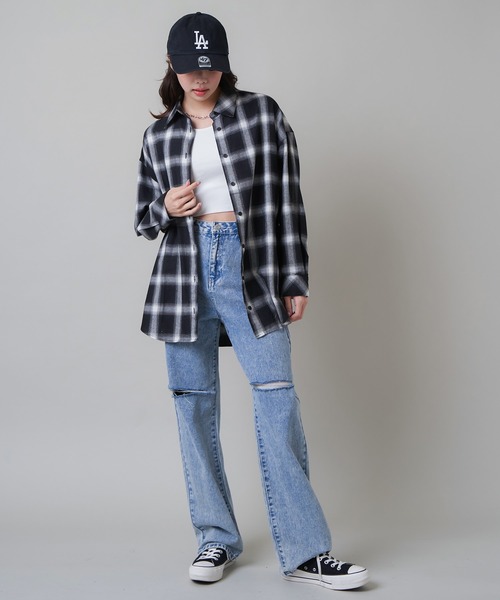 SPINNS（スピンズ）の「【ゆったりシルエット】オンブレチェックロングスリーブシャツ（シャツ/ブラウス・レディース・グレー/ブラック/ブルー/ブラウン・ONESIZE）」の8枚目の写真
