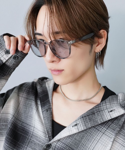 SPINNS(スピンズ)の「スモークフレームボストン型サングラス/透け感/ユニセックス(サングラス・メンズ・グレー系その他/ベージュ系その他・ONESIZE)」の14枚目の写真