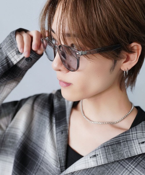 SPINNS(スピンズ)の「スモークフレームボストン型サングラス/透け感/ユニセックス(サングラス・メンズ・グレー系その他/ベージュ系その他・ONESIZE)」の13枚目の写真