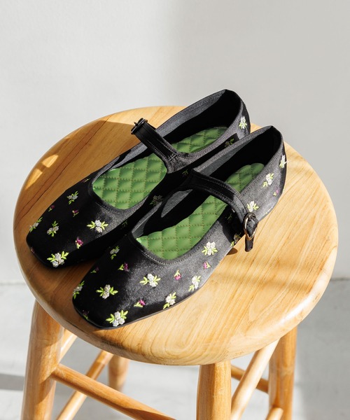 LOWRYS FARM（ローリーズファーム）の「ストラップシューズ　967110（パンプス・レディース・パープル/イエロー/その他/ブラック/シルバー/アイボリー/その他1・MEDIUM/LARGE/SMALL）」の7枚目の写真