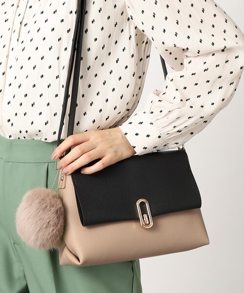 grove（グローブ）の「◆メタルオーバルショルダー（ショルダーバッグ・レディース・レッド系1/ベージュ系その他7/ブラック/ライトグレー・00）」の3枚目の写真