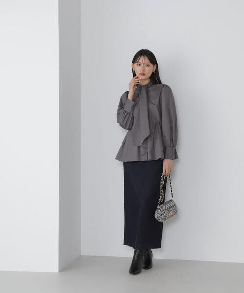 NATURAL BEAUTY BASIC（ナチュラルビューティーベーシック）の「◇【sweet11月号掲載】ボウタイペプラムブラウス（シャツ/ブラウス・レディース・ホワイト/グレー系その他/チャコールグレー・MEDIUM/SMALL）」の5枚目の写真