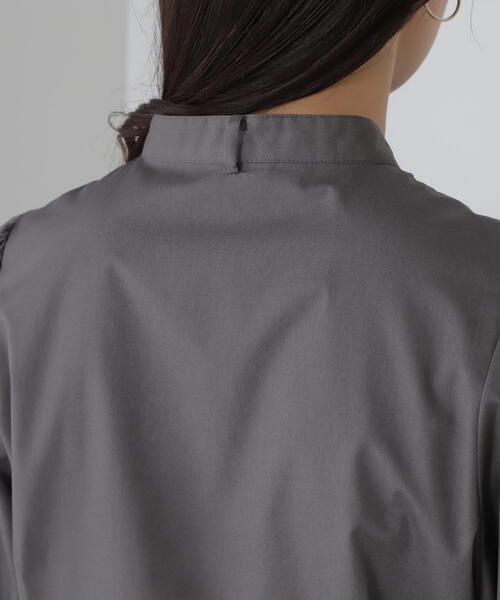 NATURAL BEAUTY BASIC（ナチュラルビューティーベーシック）の「◇【sweet11月号掲載】ボウタイペプラムブラウス（シャツ/ブラウス・レディース・ホワイト/グレー系その他/チャコールグレー・MEDIUM/SMALL）」の14枚目の写真