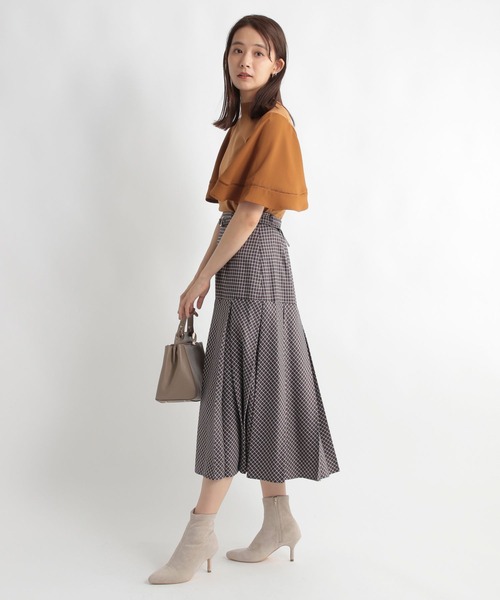 イソザイフレアスリーブニット973663 Andemiu（アンデミュウ）の「イソザイフレアスリーブニット