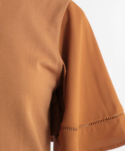 Andemiu（アンデミュウ）の「イソザイフレアスリーブニット973663（ニット/セーター・レディース・ブラック/アイボリー/ボルドー/キャメル・FREE）」の6枚目の写真