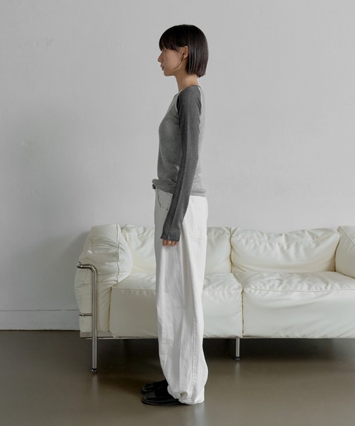 UNE MANSION（ユヌマンション）の「【UNE ORIGINAL】バイカラーラグランシンプルトーンニット（ニット/セーター・レディース・ベージュ/ネイビー/スカイブルー/アイボリー/グレー/ピンク/ブルー/チャコール・FREE）」の11枚目の写真