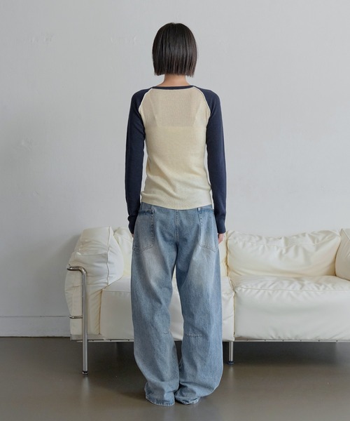 UNE MANSION（ユヌマンション）の「【UNE ORIGINAL】バイカラーラグランシンプルトーンニット（ニット/セーター・レディース・ベージュ/ネイビー/スカイブルー/アイボリー/グレー/ピンク/ブルー/チャコール・FREE）」の14枚目の写真