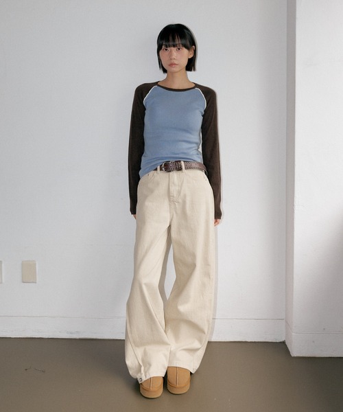 UNE MANSION（ユヌマンション）の「【UNE ORIGINAL】バイカラーラグランシンプルトーンニット（ニット/セーター・レディース・ベージュ/ネイビー/スカイブルー/アイボリー/グレー/ピンク/ブルー/チャコール・FREE）」の21枚目の写真