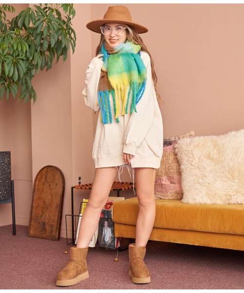 anap mimpi(アナップミンピ)の「起毛フェイクウール大判チェックマフラー(マフラー・レディース・グリーン/ブルー・FREE)」の8枚目の写真