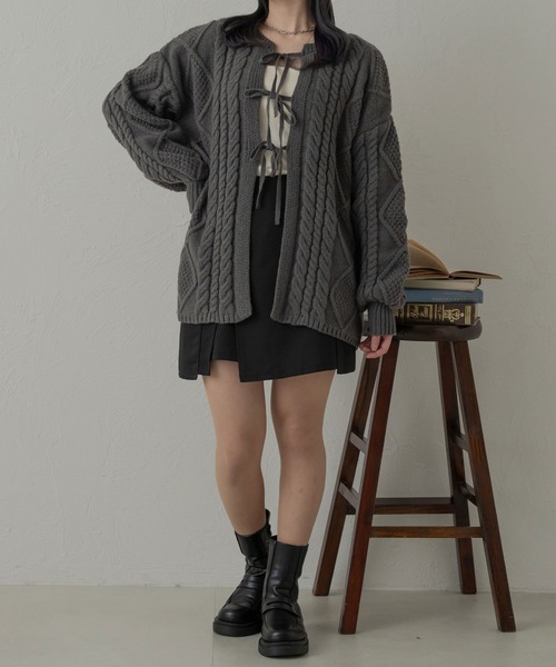 Ambre Neige（アンブルネージュ）の「【前後２WAY】2wayケーブルリボンニットカーディガン／WEB/EC限定商品（カーディガン/ボレロ・レディース・チャコールグレー/アイボリー/ダークブラウン・FREE）」の15枚目の写真