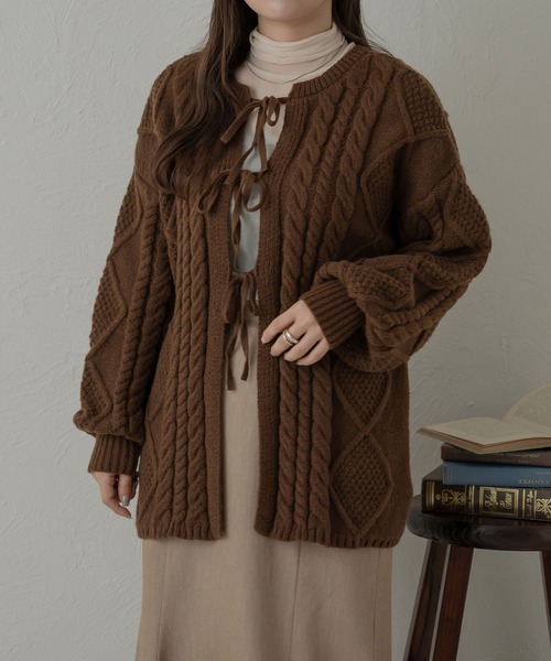 Ambre Neige（アンブルネージュ）の「【前後２WAY】2wayケーブルリボンニットカーディガン／WEB/EC限定商品（カーディガン/ボレロ・レディース・チャコールグレー/アイボリー/ダークブラウン・FREE）」の16枚目の写真
