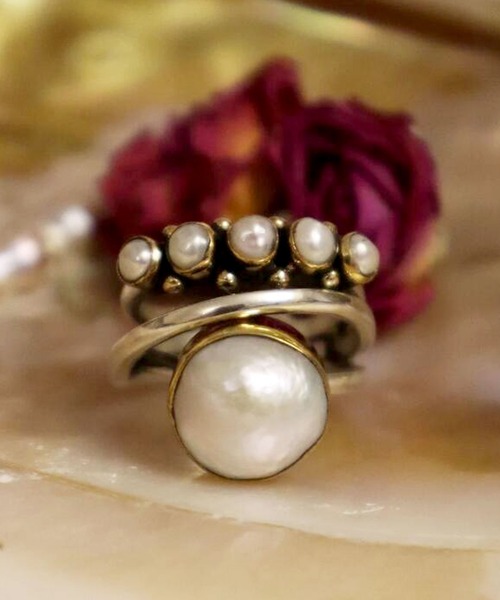 florist（フローリスト）の「【メンズ・レディース兼用】アンティーク調パールorビジューデザインオープンリング（リング・レディース・シルバー系1/ゴールド系1/シルバー系3/シルバー系2・ONESIZE）」の9枚目の写真