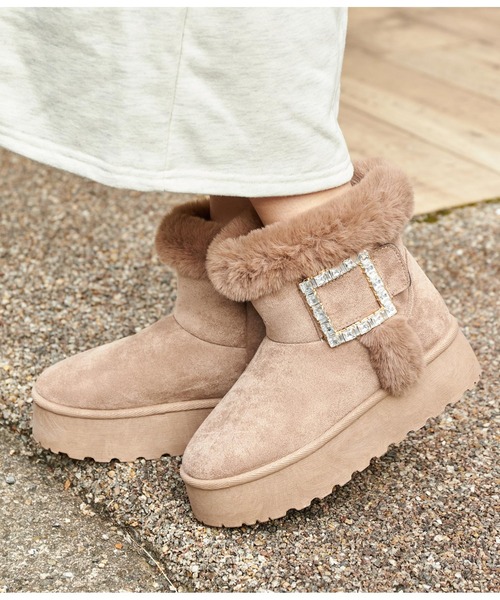 CHILLE(チル)の「スクエアビジュームートンブーツ(ブーツ・レディース・ブラック/ベージュ・L/LL/M/S)」の2枚目の写真