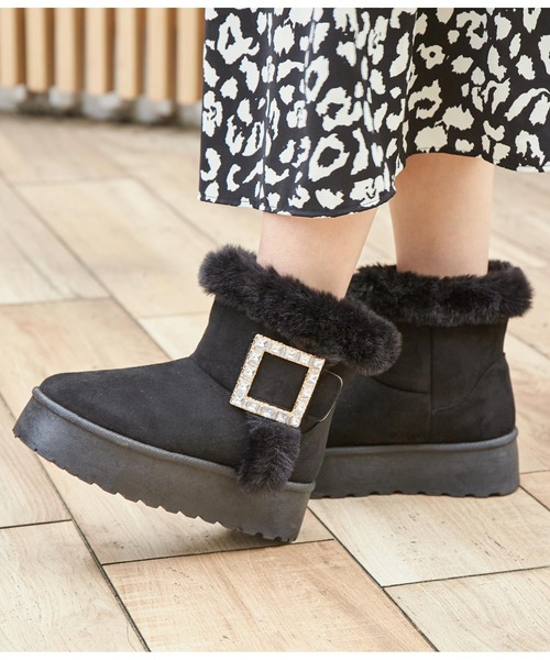 CHILLE(チル)の「スクエアビジュームートンブーツ(ブーツ・レディース・ブラック/ベージュ・L/LL/M/S)」の5枚目の写真