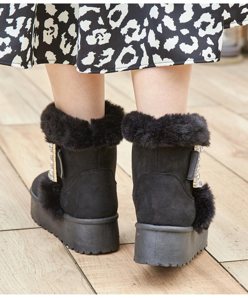 CHILLE(チル)の「スクエアビジュームートンブーツ(ブーツ・レディース・ブラック/ベージュ・L/LL/M/S)」の6枚目の写真