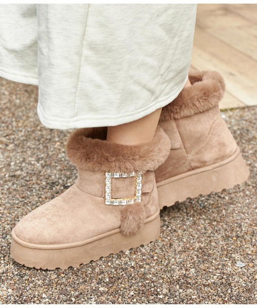 CHILLE(チル)の「スクエアビジュームートンブーツ(ブーツ・レディース・ブラック/ベージュ・L/LL/M/S)」の8枚目の写真