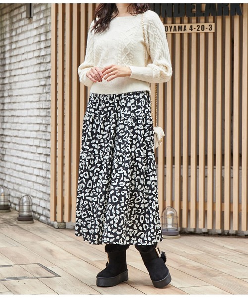 CHILLE(チル)の「スクエアビジュームートンブーツ(ブーツ・レディース・ブラック/ベージュ・L/LL/M/S)」の7枚目の写真